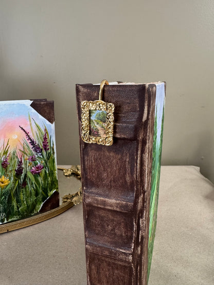 Solo live bookmark with original oil painting