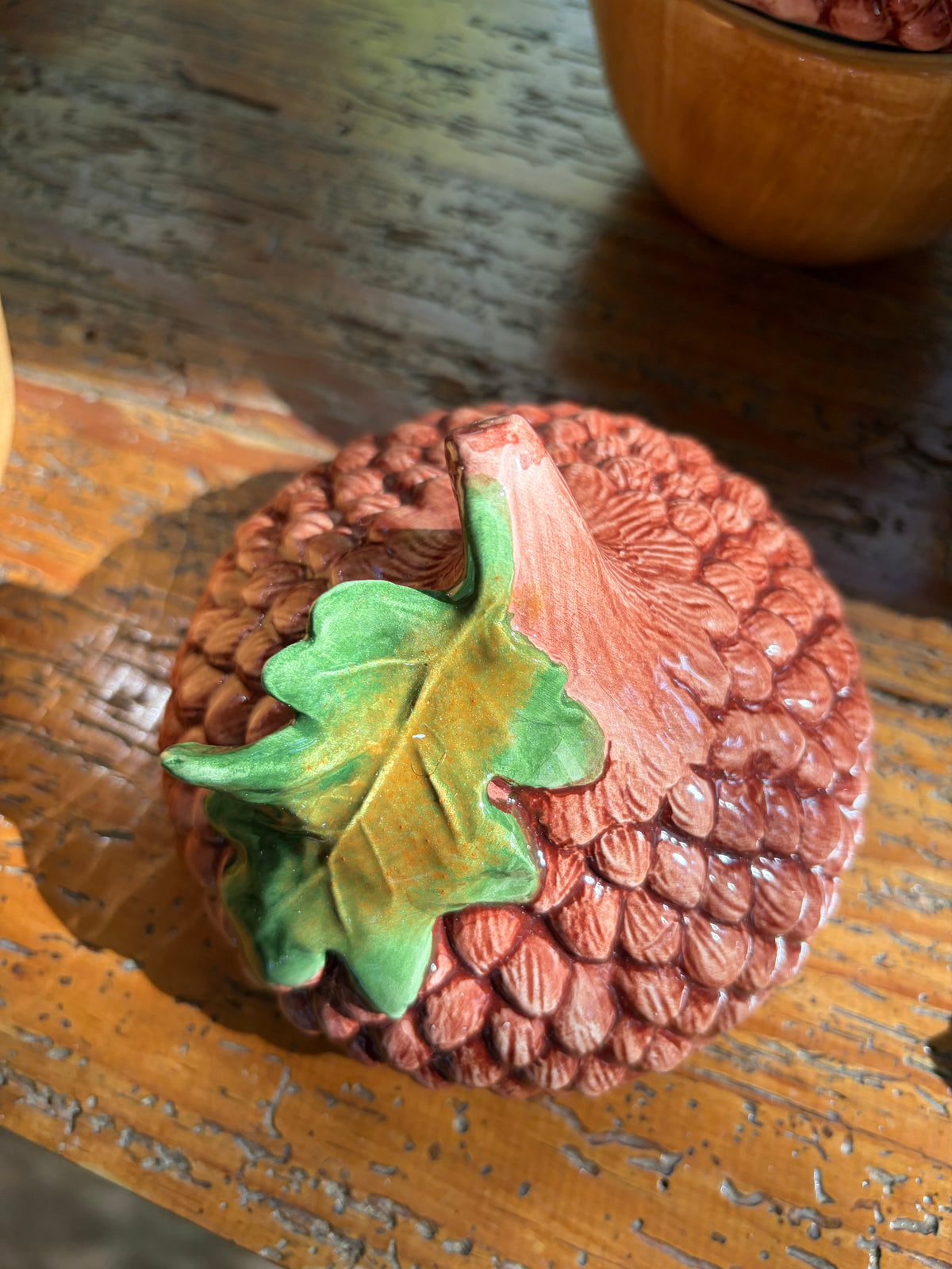 Lovely Vietri acorn lidded dish! 5 available; sold separately!