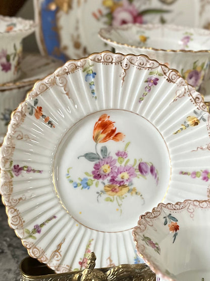Antique Set of 8 Richard Klemm Dresden Pleated Hand-Painted Floral Petite Bowls And Plates c. 1890–1916
