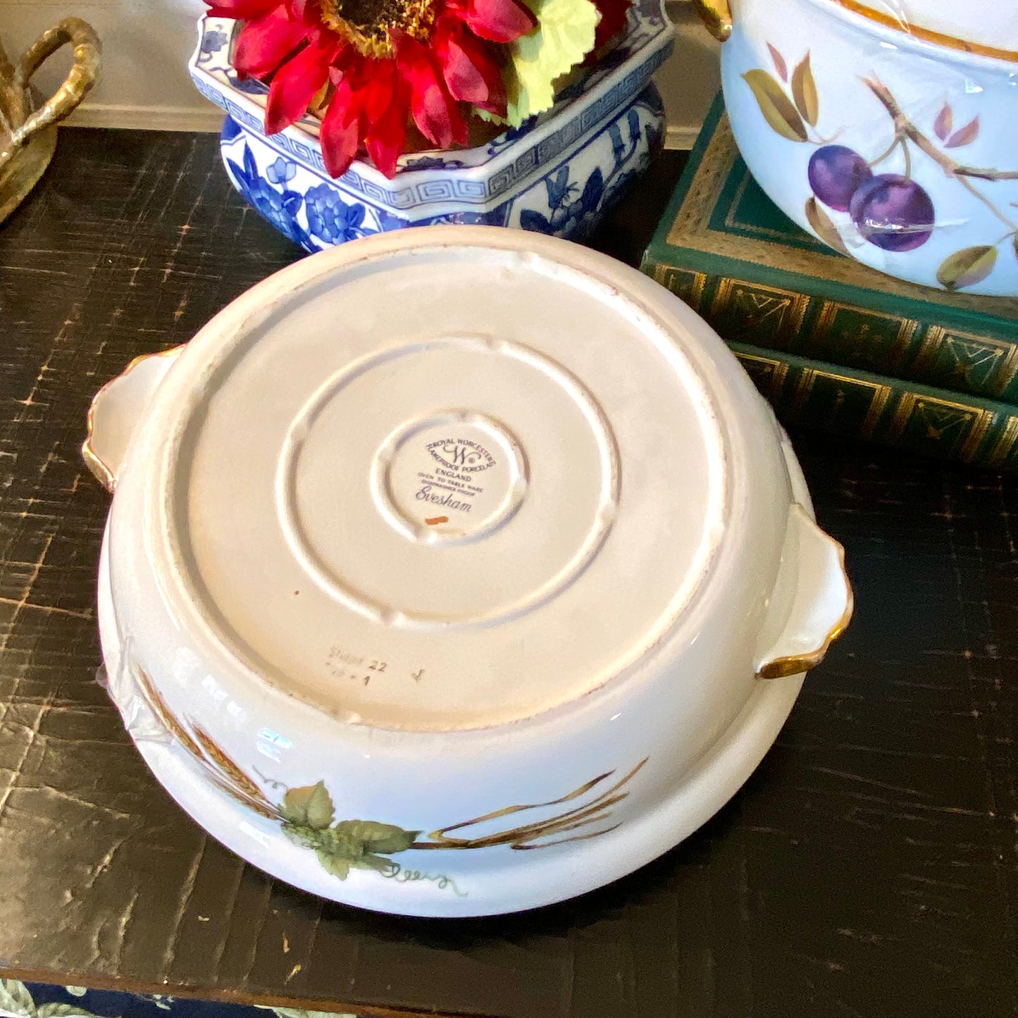 Vintage Set (2) Rare Royal Worchester fine porcelain dishes with lids in EVERSHAM