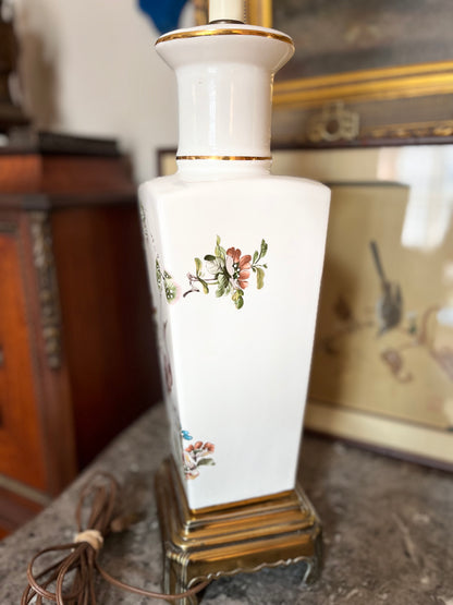 Sophisticated Mid Century Hand Painted Chinoiserie Porcelain Lamp Ornate Brass Base