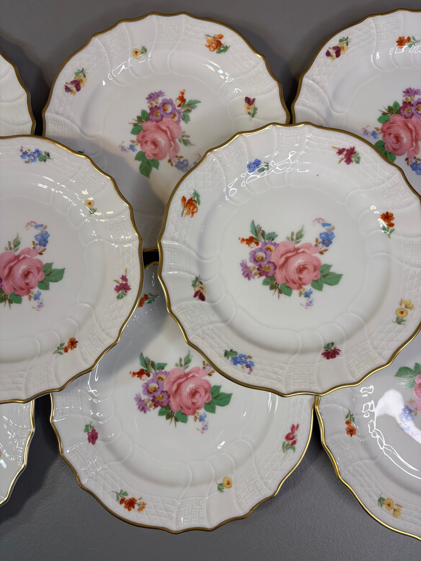 Gorgeous Hutschenreuther Moritzburg Dresden floral plates set of 8!