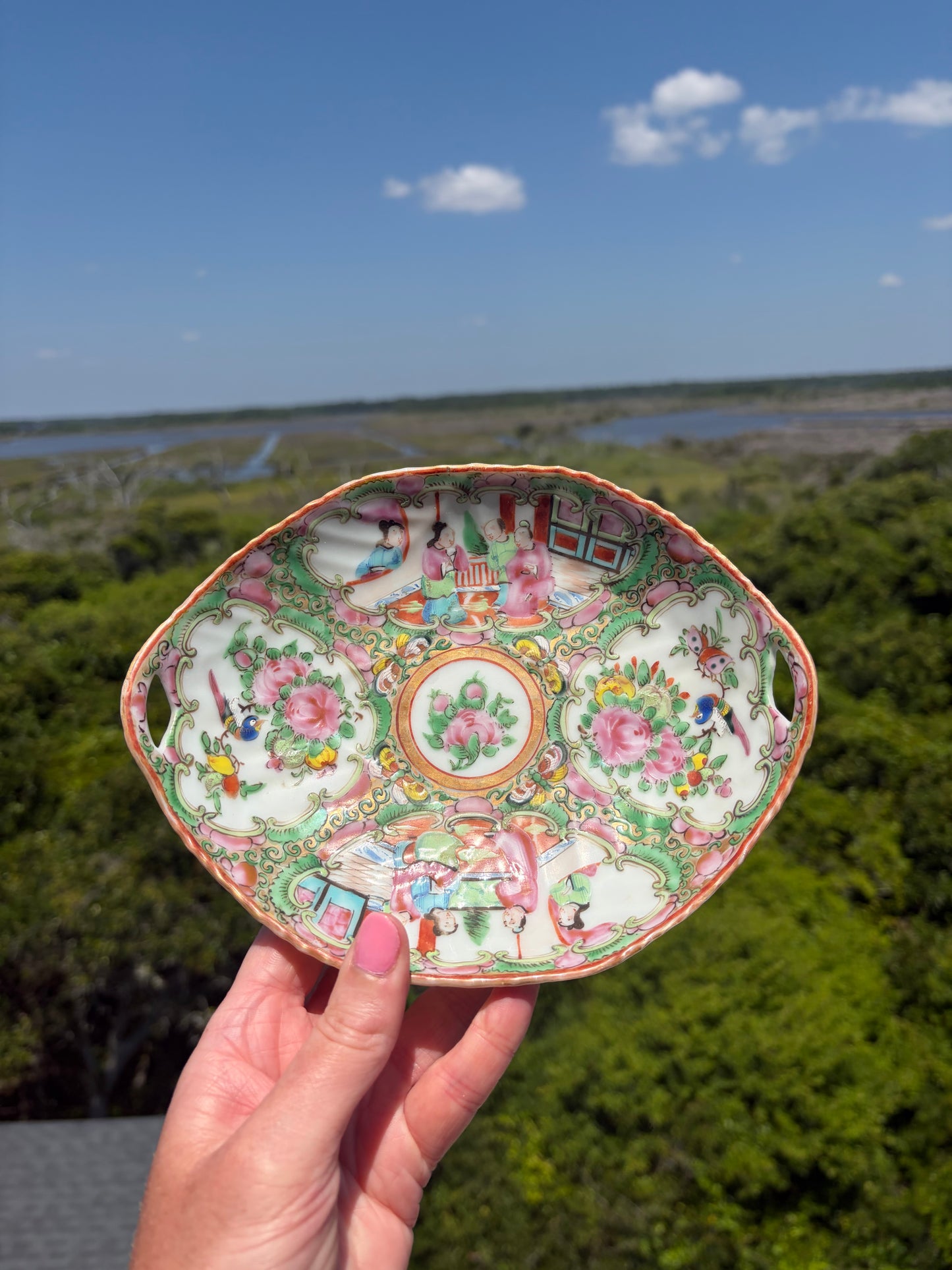 Antique Famille Rose Medallion shallow dish!