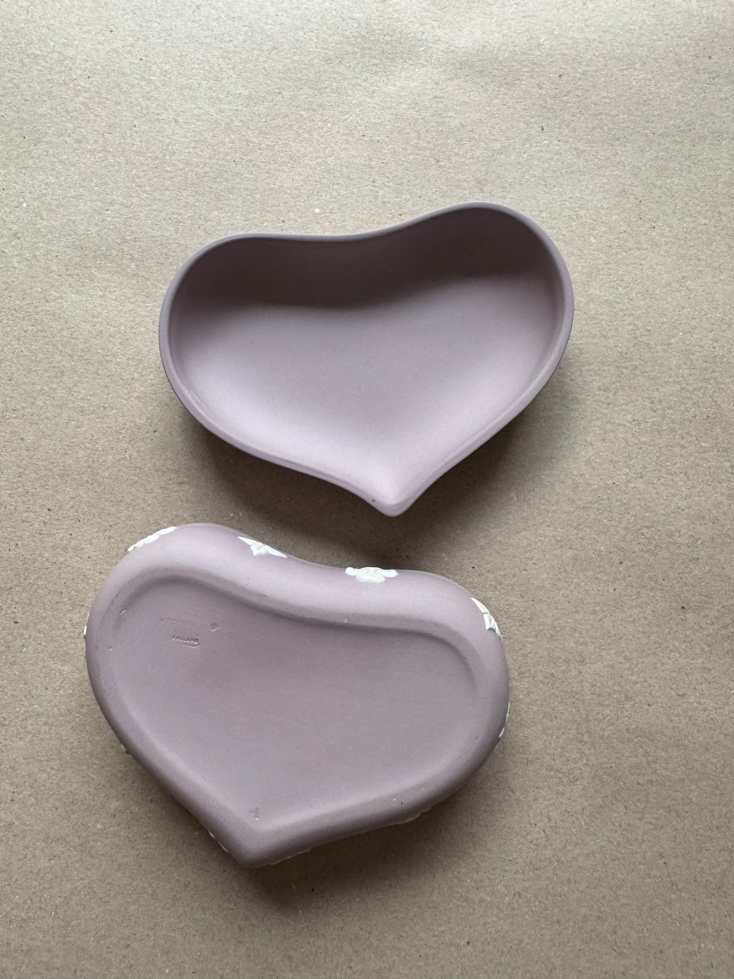 Lilac Wedgewood hear shape trinket box