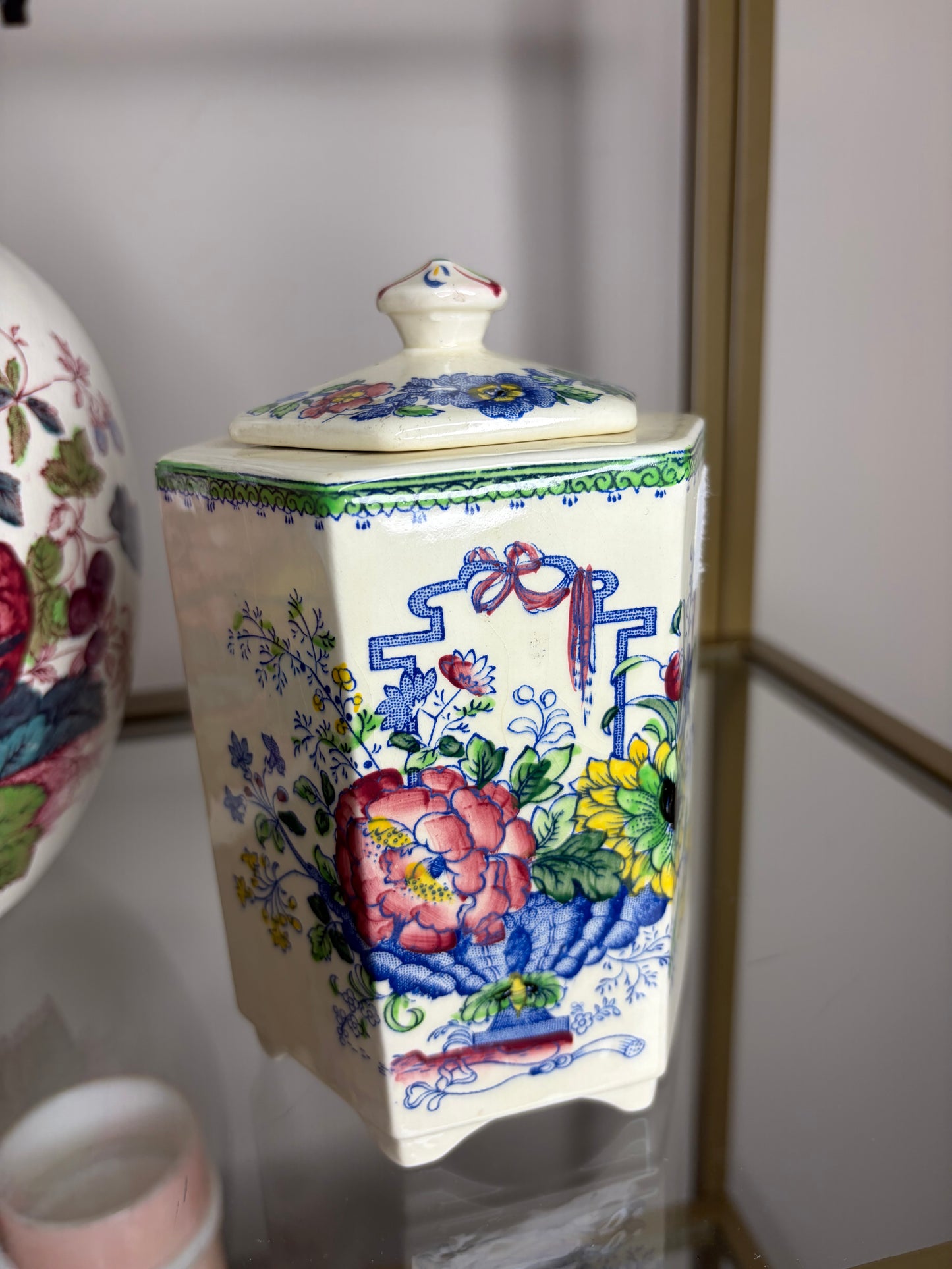 Beautiful Mason’s tea caddy!