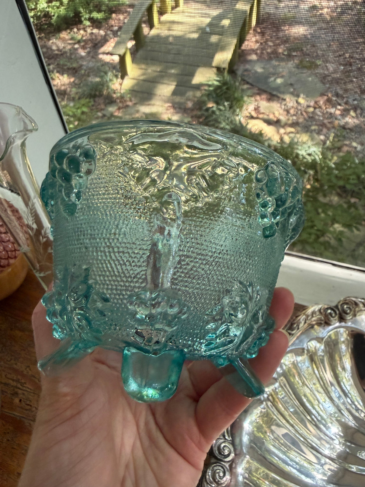 Beautiful Jeanette Glass lidded teal dish with leaf design and grape finial!