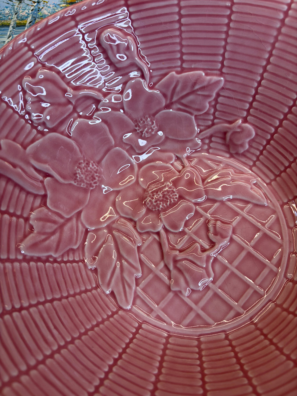Lovely Bordallo Pinheiro 12” serving bowl!