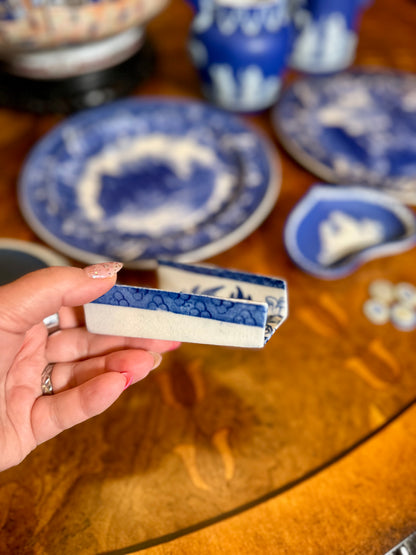 Antique Wedgwood Blue Transfer Pearlware Spoon Rest, Early 19th Century