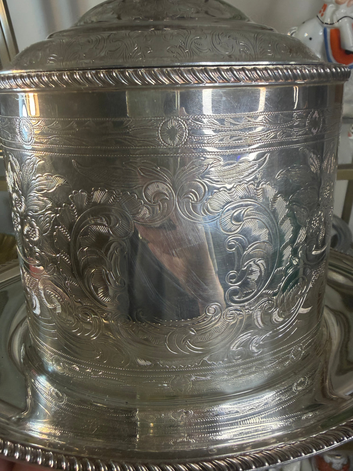 Stunning antique silverplated Barker Ellis biscuit jar!