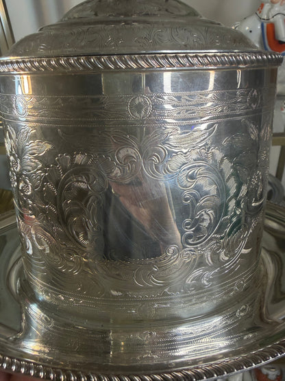 Stunning antique silverplated Barker Ellis biscuit jar!