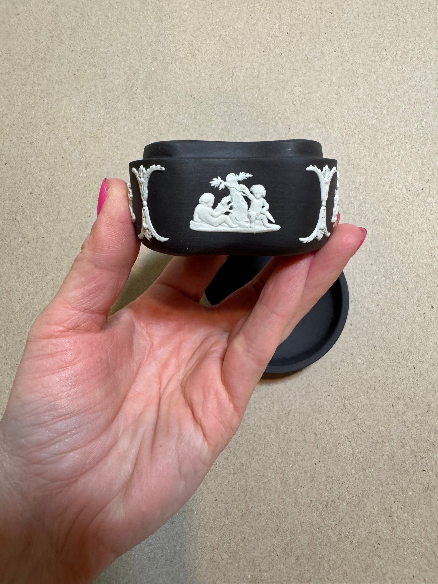 Black bassalt Wedgewood lidded box
