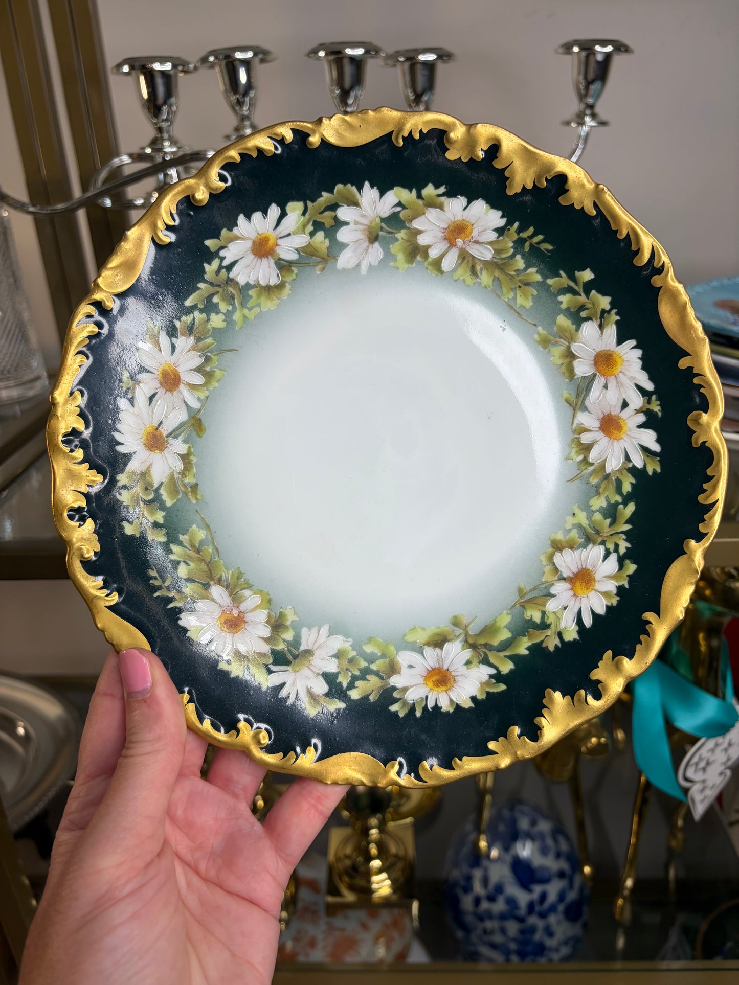 Stunning antique T&V Limoges handpainted daisy plate!