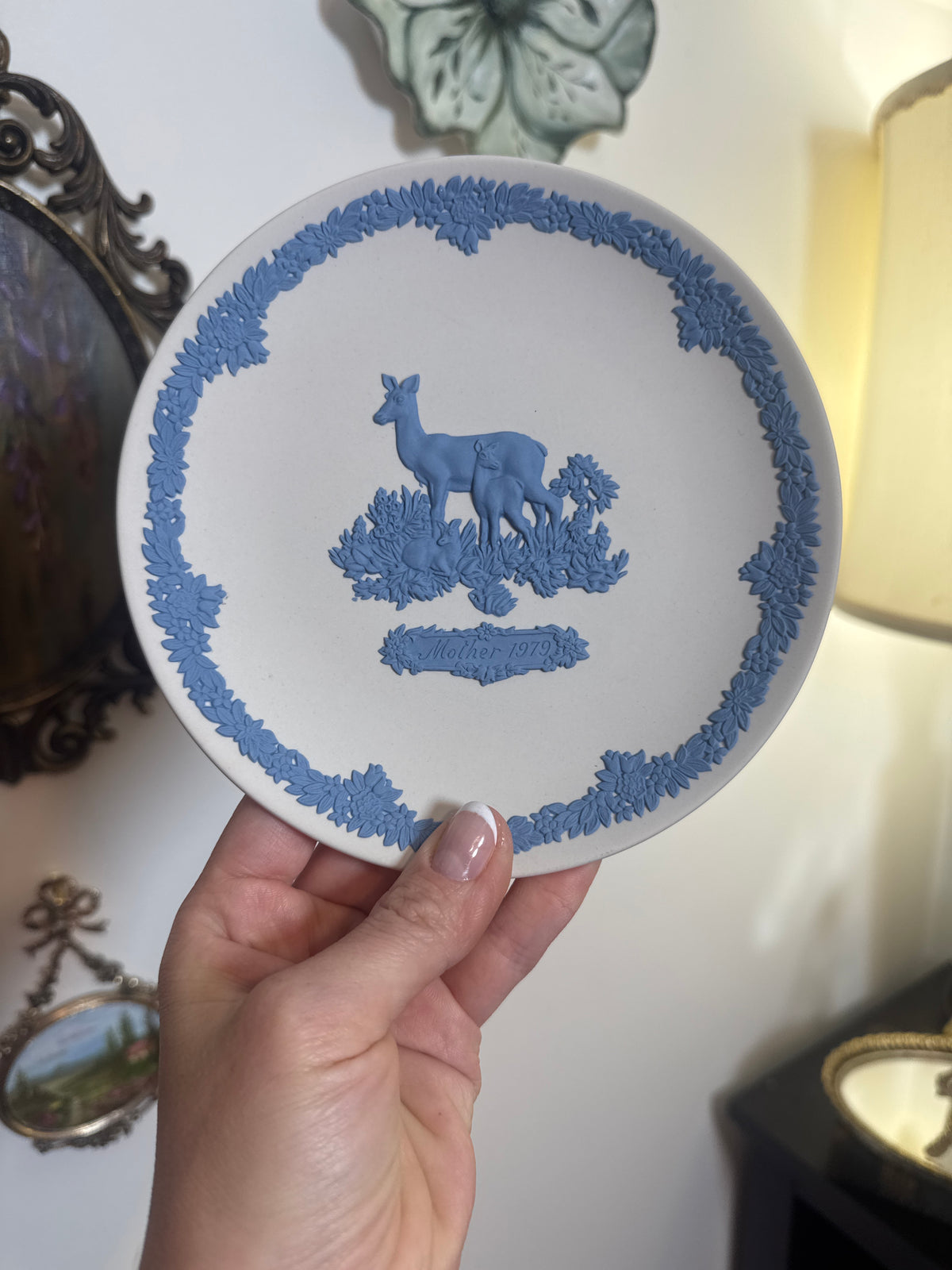Wedgwood white blue Mother 1975 plate