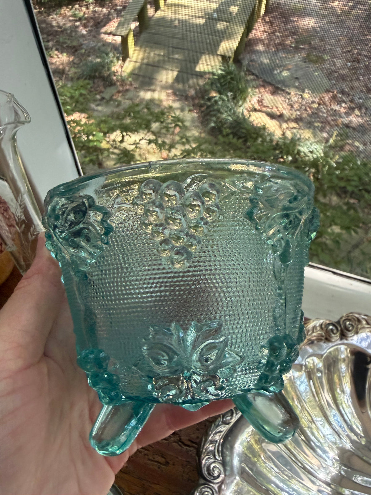 Beautiful Jeanette Glass lidded teal dish with leaf design and grape finial!