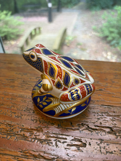 Gorgeous Royal Crown Derby Imari frog!