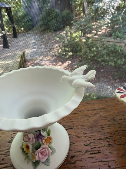 Lovely Lefton porcelain bird bath with flowers!
