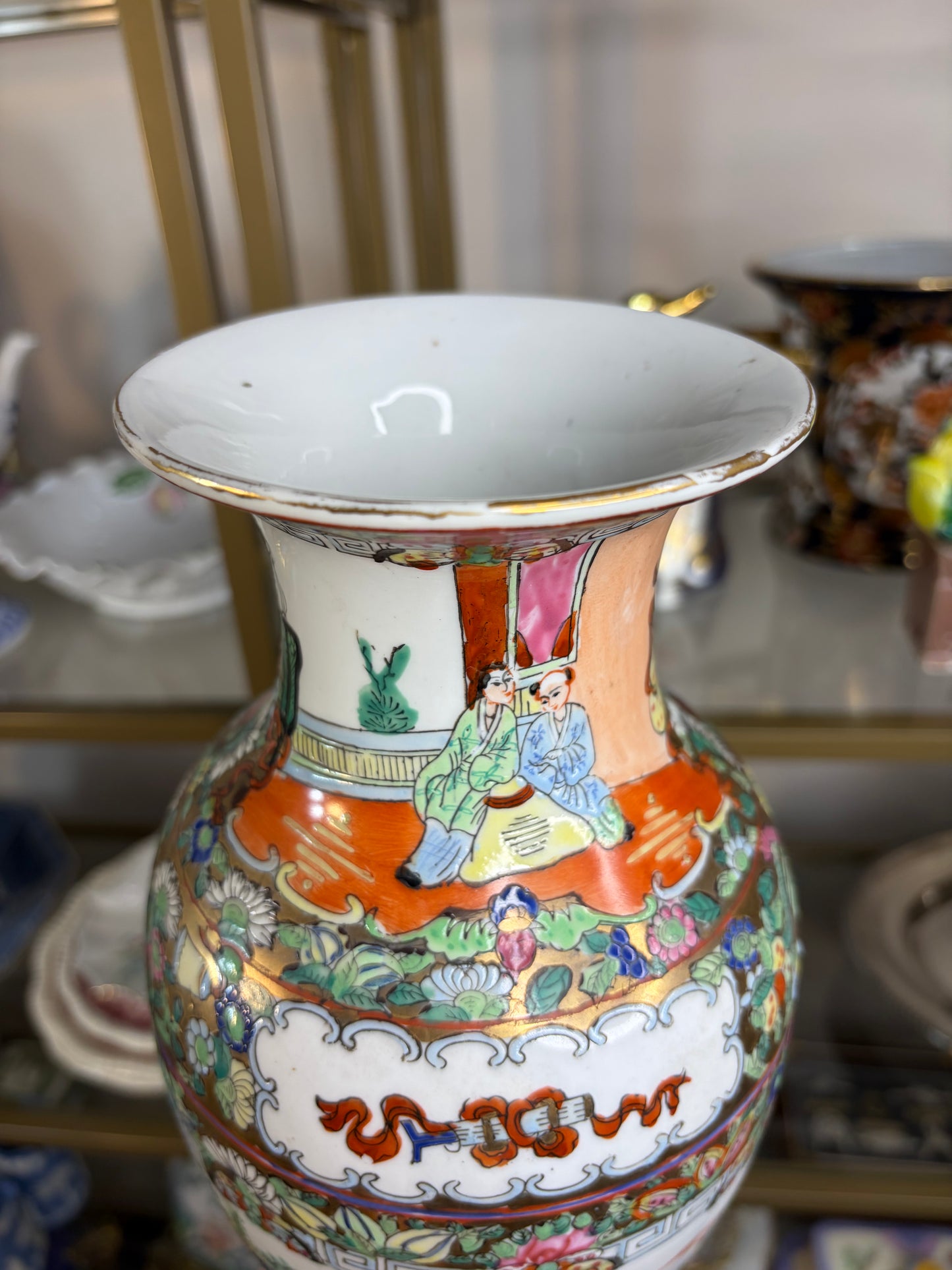 Beautiful Famille Rose 12” vase!