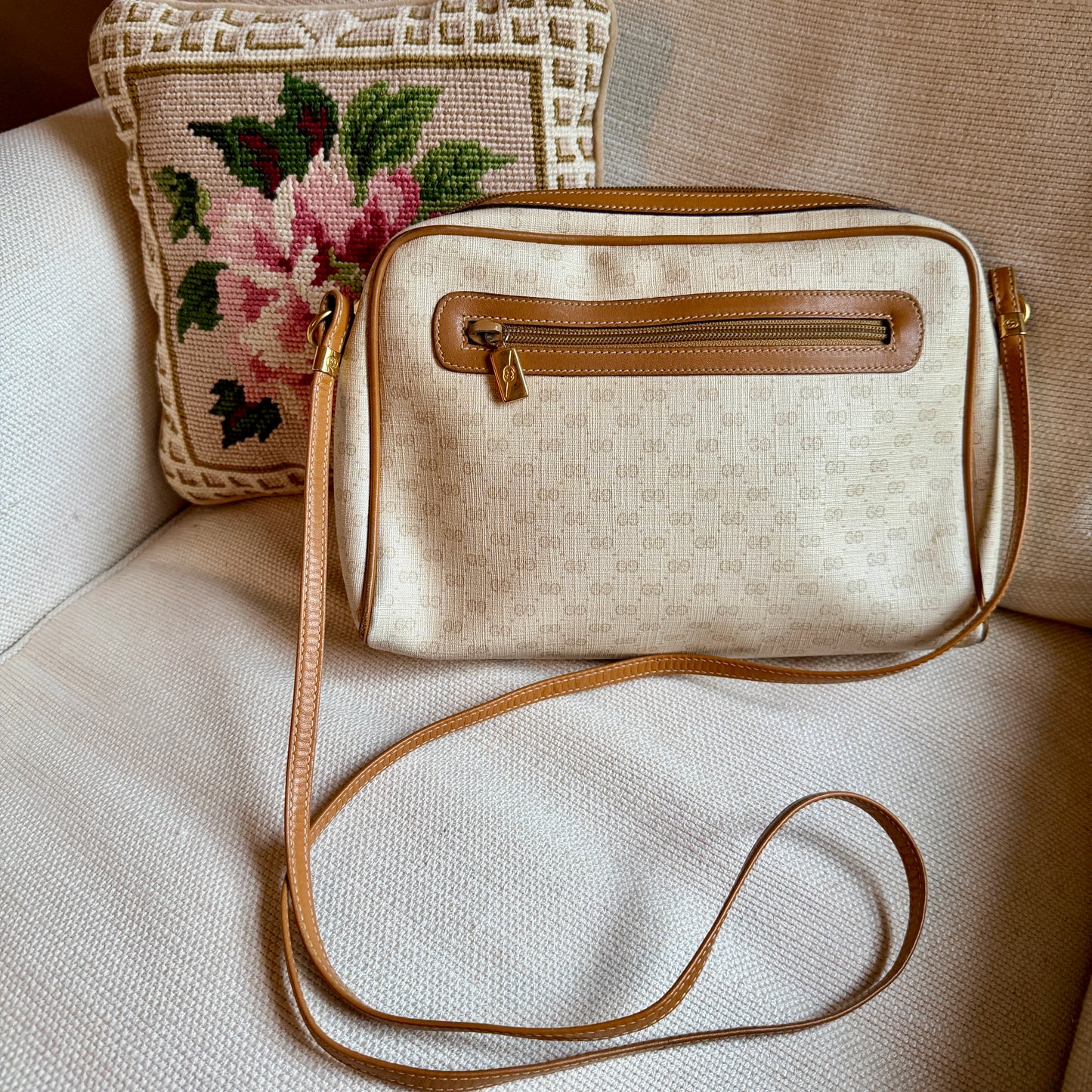 Vintage Gucci GG Monogram Neutral Cream Brown Leather Trim Crossbody Handbag