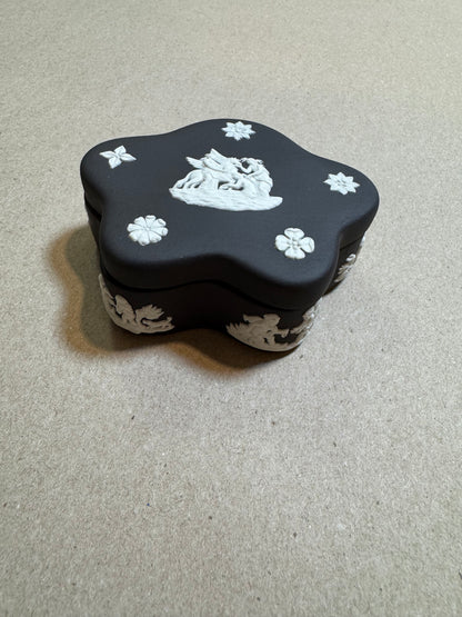 Black bassalt Wedgewood lidded flower box 3.75x2.75x1.5