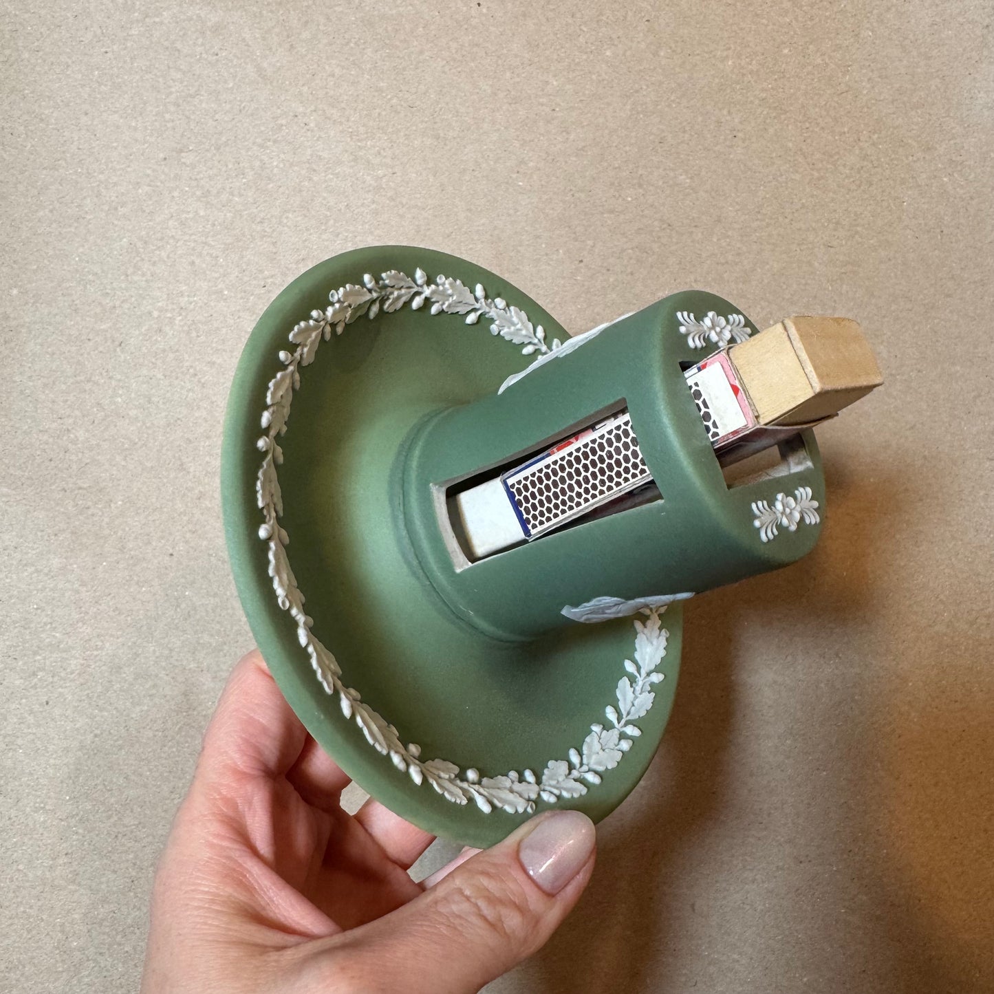 Live 06/15 sage green Wedgwood  match holder has repair