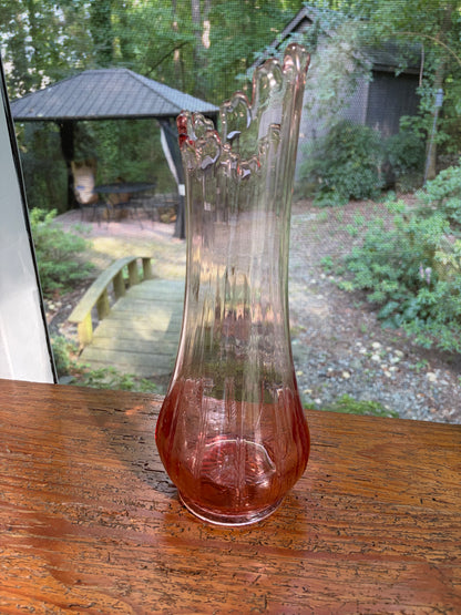 Stunning L.E. Smith Pink Victoria Fern Scroll swung stretch vase!