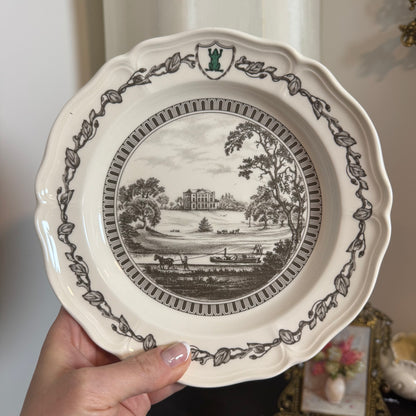 Live 09/01  Wedgwood’s “Frog Service – Etruria Hall” plate