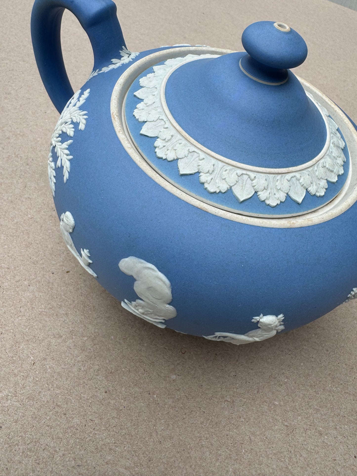 Light blue periwinkle teapot 5 1/2“ tall
