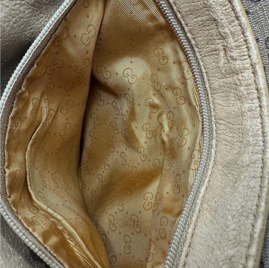 Vintage Gucci Horsebit GG Monogram beige & Brown Leather Trim Crossbody Handbag
