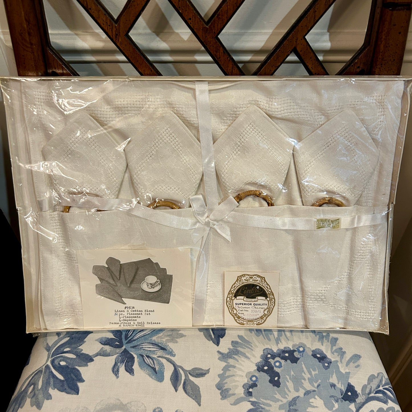 Set of 12 / 4 place settings bamboo napkin rings , napkins  & Linens IVORY Placemats, 13x19 NEW VINTAGE in Box