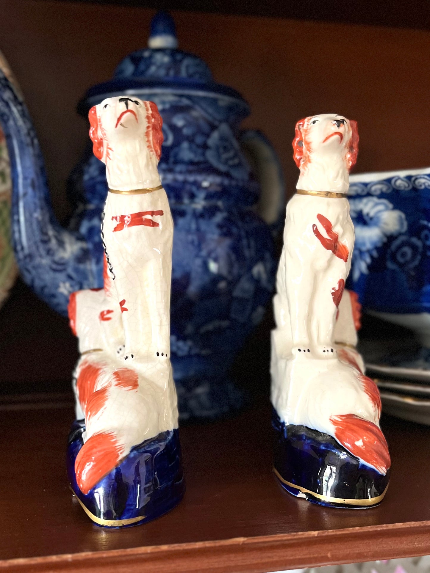 1800’s Pair Of Chelsea England Double Red Spaniel Ink Wells On Cobalt