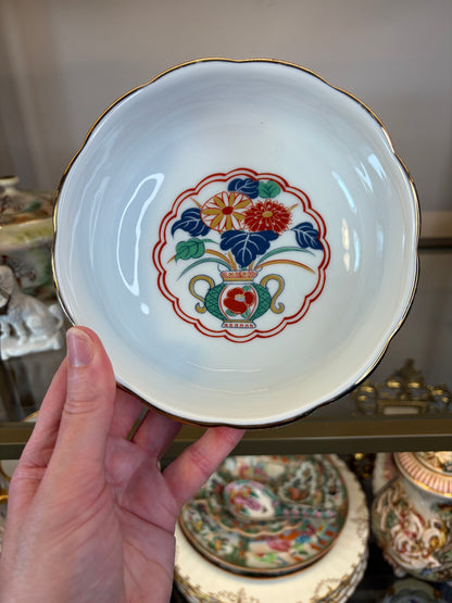 Beautiful Japanese Imari cake stand and matching bowl!