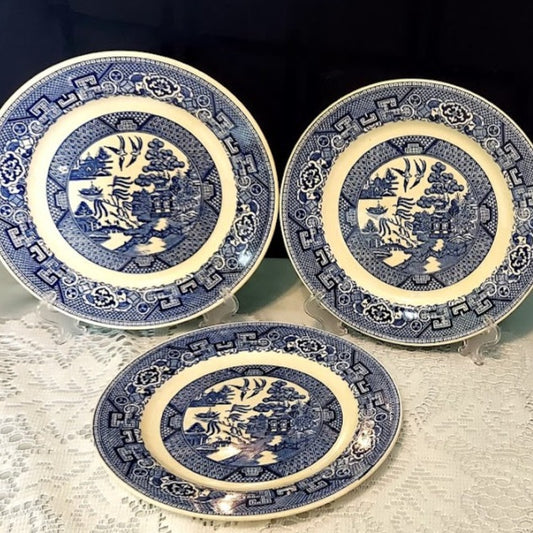 Blue Willow Homer Laughlin plates, 3 plates total