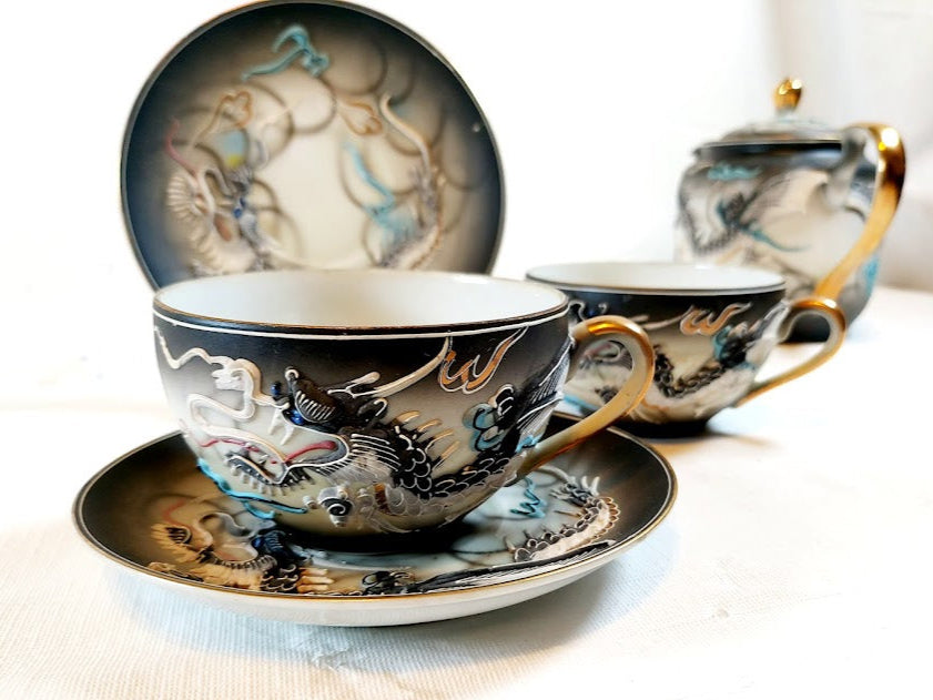 Vintage Japanese Moriage Dragonware, set of 9 pieces, Stunning