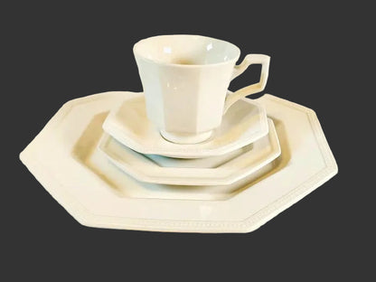 Vintage Johnson Bros. Heritage White Ironstone China! 12pc. set