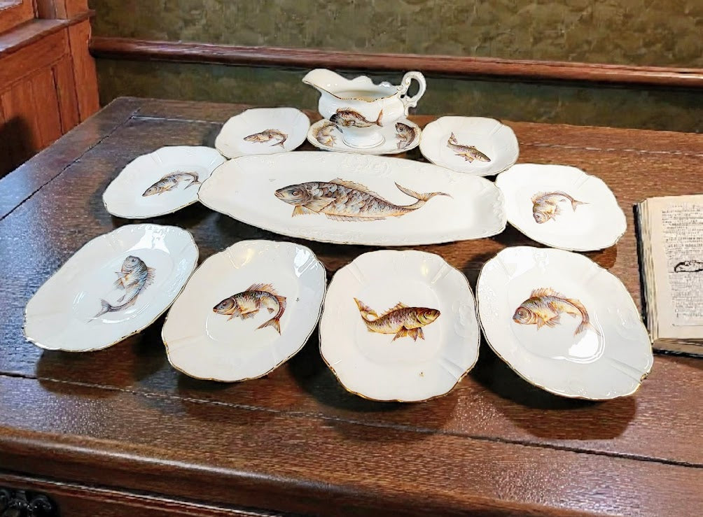 Vintage Fish Service Set, Stunning!!!  Service for 8 & total of 11 pieces