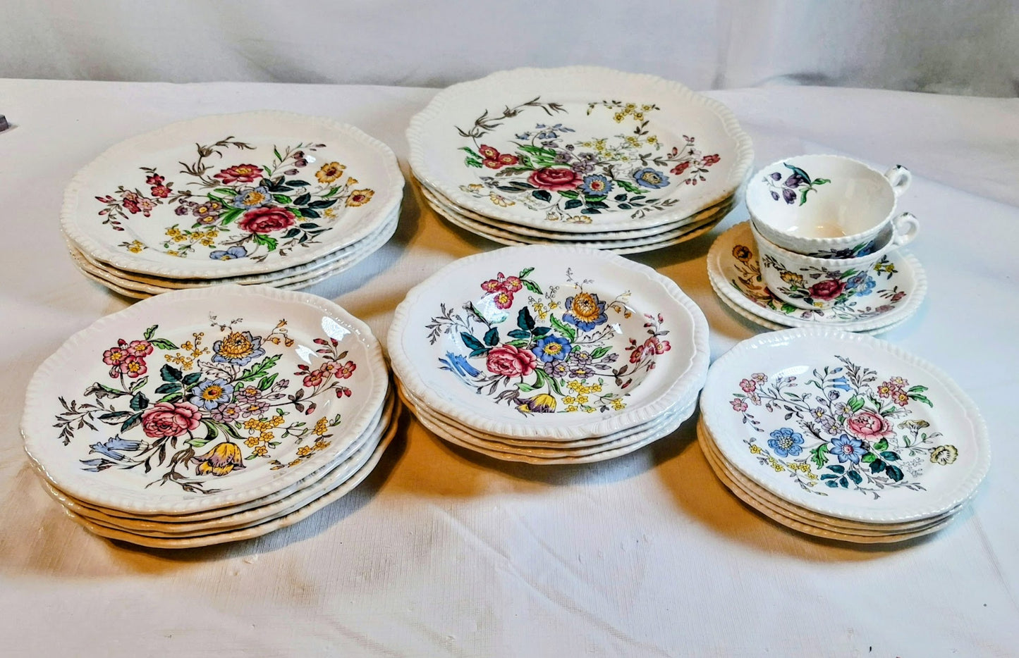 Copeland Spode Romey Dinner Setting!! 24 Piece set. Just Stunning1!