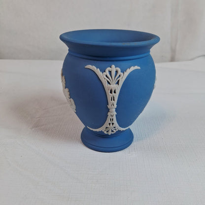 Small Wedgwood Vase or Urn, Beautiful!