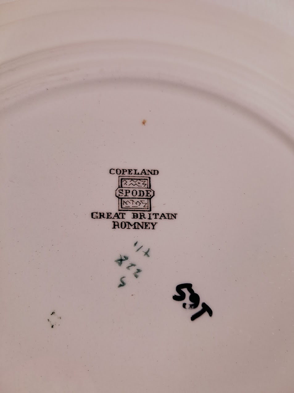 Copeland Spode great Britain "Romney" 2 Dinner Plates DISCOUNTED!! 2 CHIPS ON UNDERSIDE