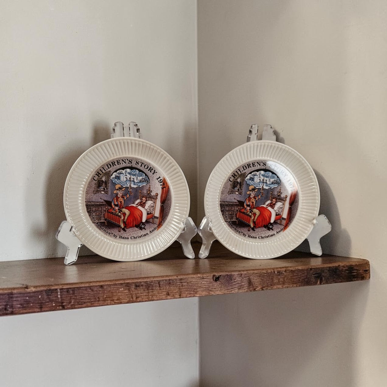 Vintage Wedgwood Collector Plates, Set of two