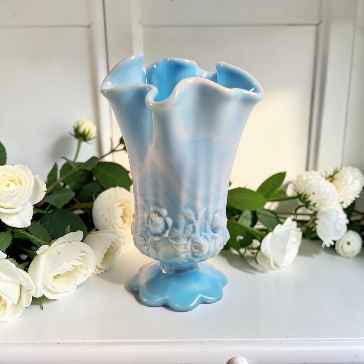 Fenton Blue and White Marble Handkerchief Vase, Cabbage Rose Pattern