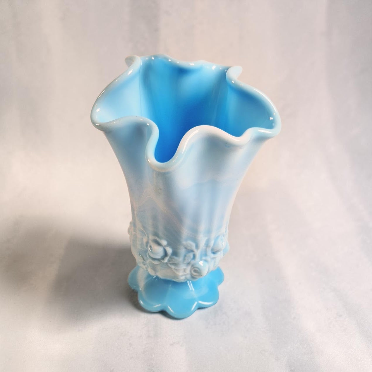 Fenton Blue and White Marble Handkerchief Vase, Cabbage Rose Pattern