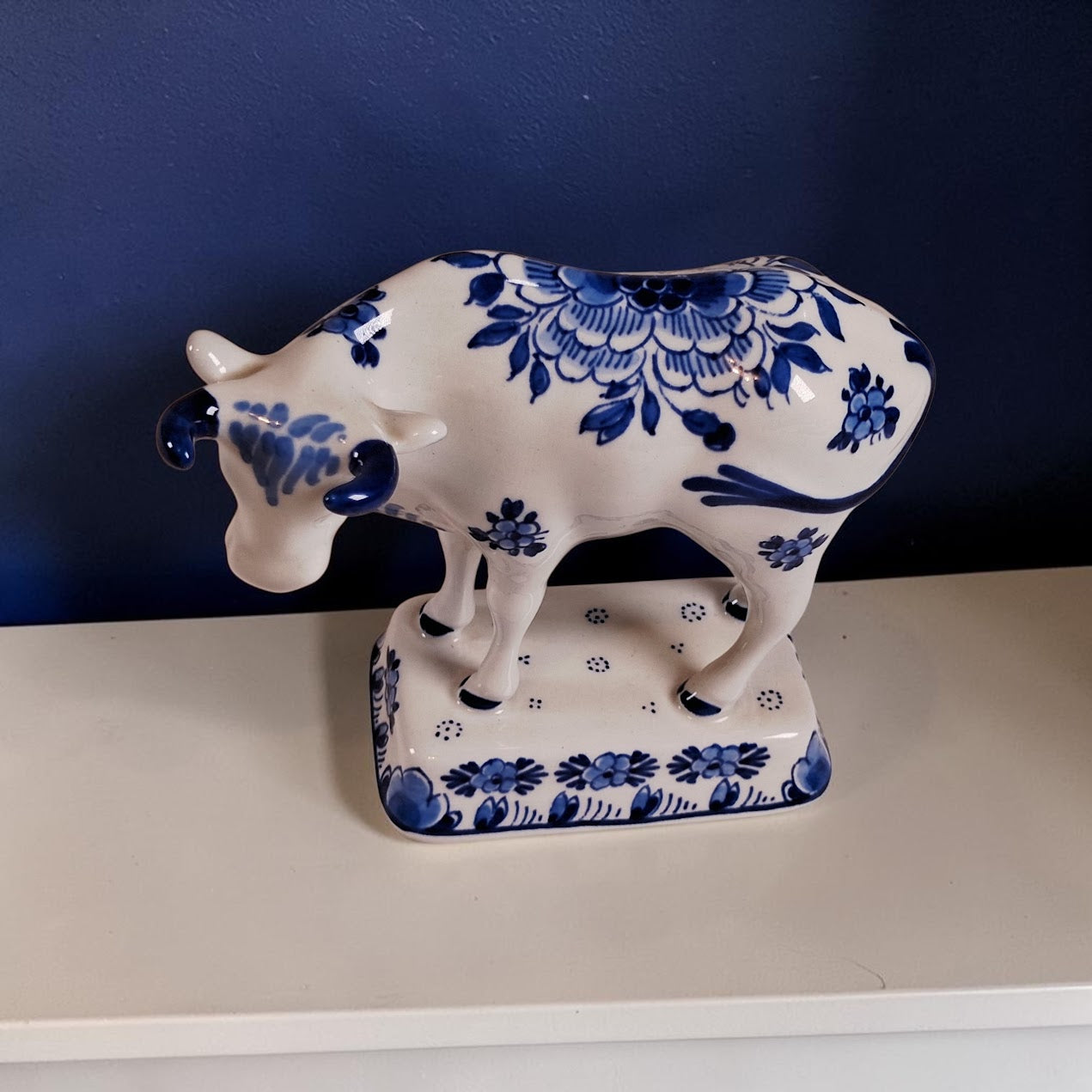 Authentic Royal Delft Cow, Stunning!!