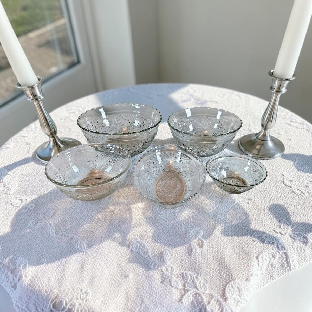 Vintage 5 piece Set of Anchor Hocking Sandwich Glass Bowls