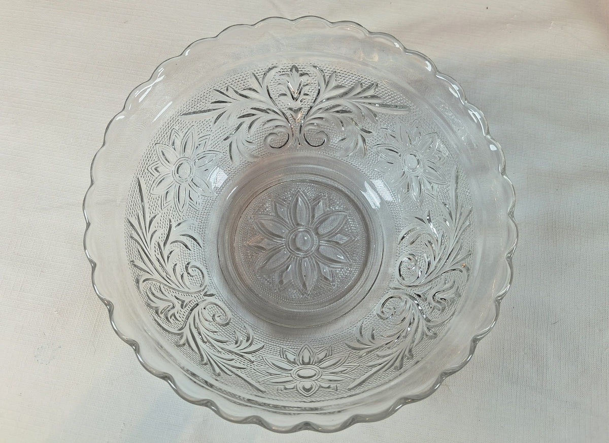 Vintage 5 piece Set of Anchor Hocking Sandwich Glass Bowls