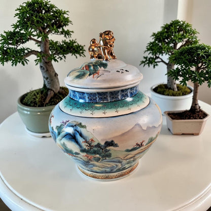 Vintage Chinese Lidded Temple Jar/ Ginger Jar, topped with Beautiful Gold Gilt Foo Dog, Just Stunning!!