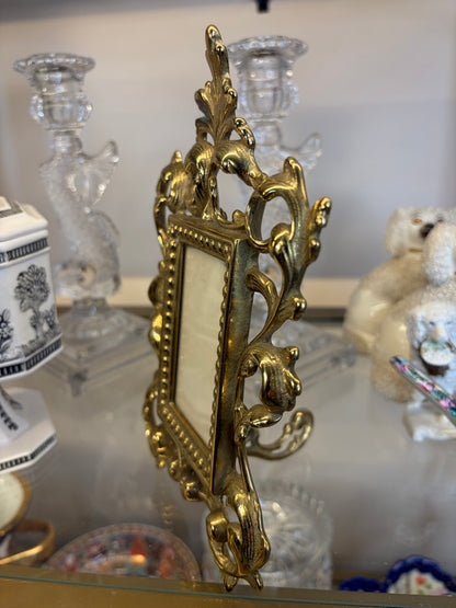 Lovely Virginia Metalcrafters ornate brass picture stand!