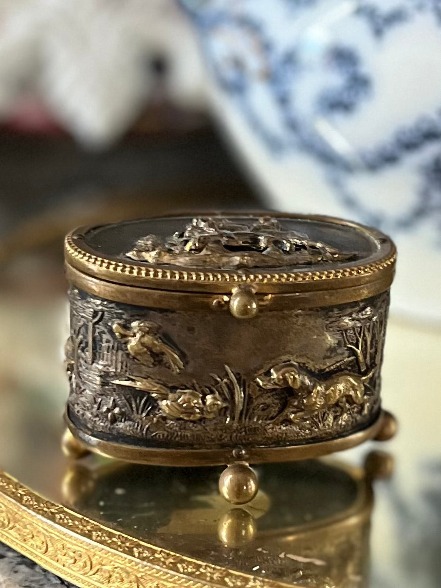 Live 08/25 Antique French Brass Bas Relief Hunt Scene Miniature Jewelry Casket