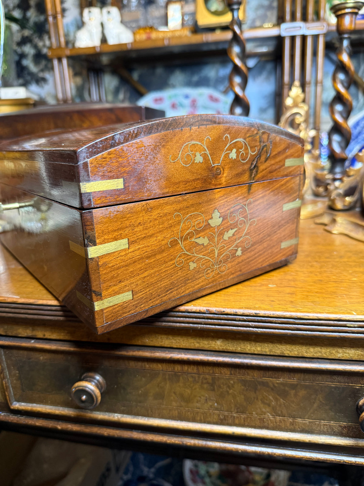 Antique English Brass Inlaid Oak Jewelry & Desk Box with Removable Fitted Tray & Key, c. 1890–1910 – 12”W