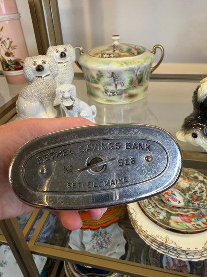 Vintage Traveling Teller Maine Bank Coin holder with key!