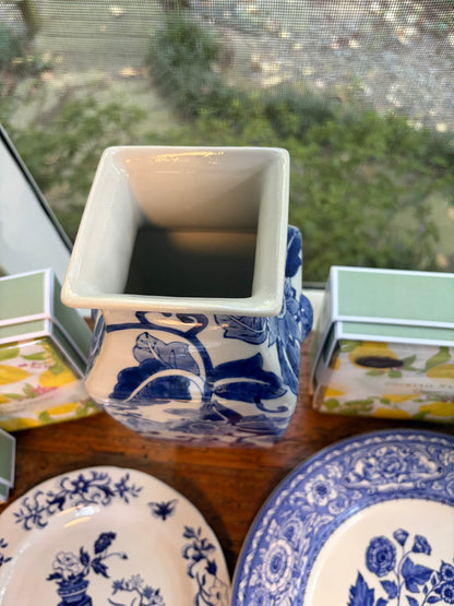 Lovely chinoiserie blue and white floral vase!